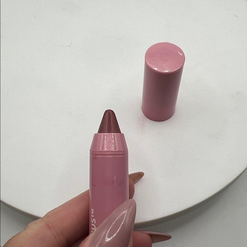 DOLL 10 Lip Crayon - Love Yourself - Picture 3 of 6